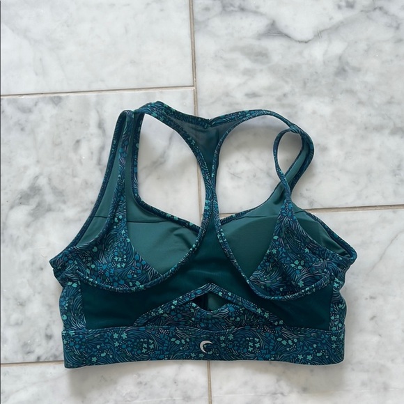 workout Set with small Sports Bra and size 2 leggings (can be sold separately) - Picture 4 of 7